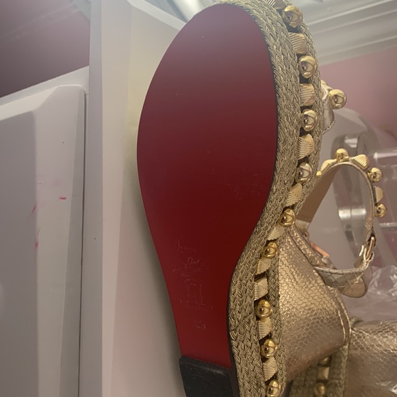 Red bottom gold wedge sandals size 39 (fits like 8.5) - Picture 3 of 3